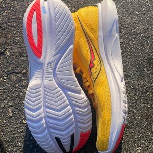 Saucony Women’s Kinvara 13 Lightweight and Speedy NWOB